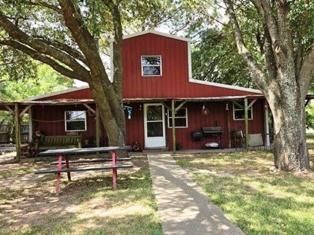 House for sale in Henderson, Texas