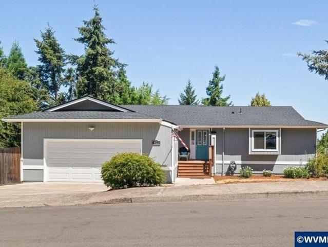 House for sale in Oregonia
