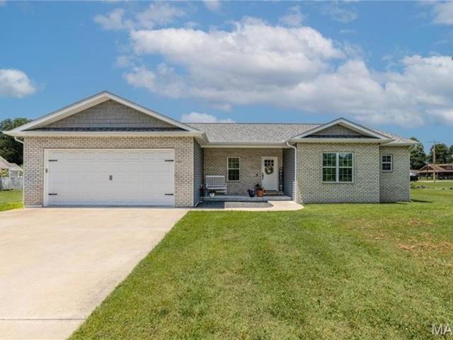 House for sale in Chaffee, Missouri