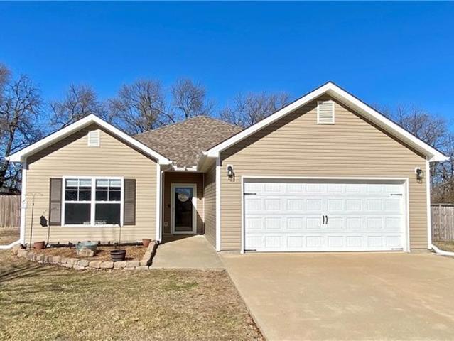 House for sale in Knob Noster, Missouri