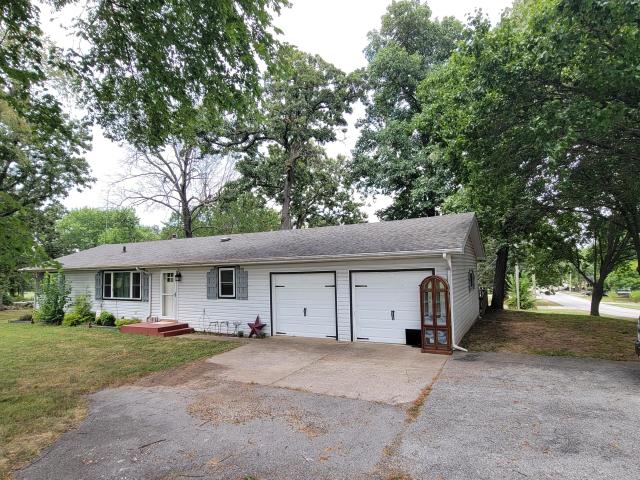 House for sale in Barry, Missouri