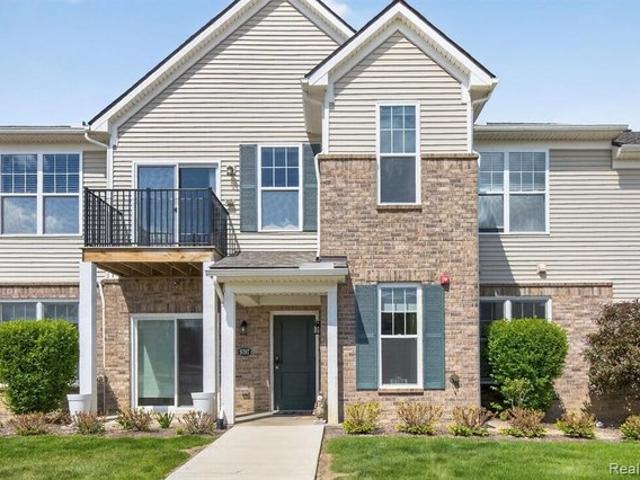 Condo for sale in Hartland, Michigan