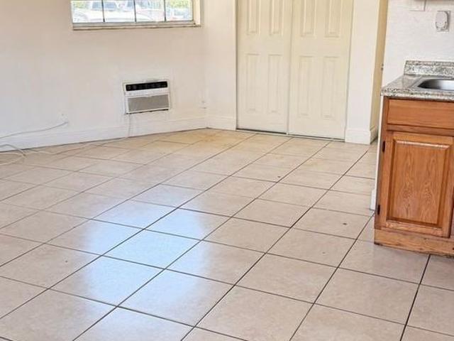 Apartment for rent in Pompano Beach, Florida