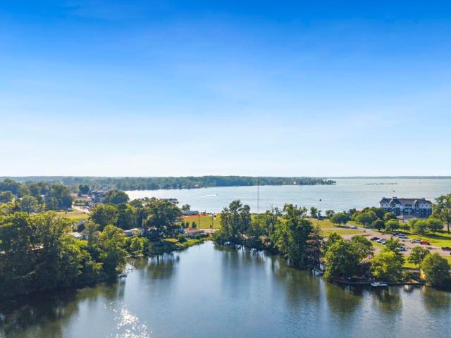 House for sale in Syracuse, Indiana