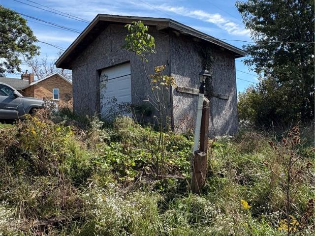 House for sale in East Marianna, Marianna