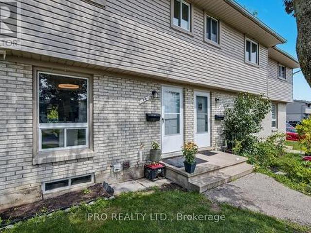 Townhouse for sale in Guelph