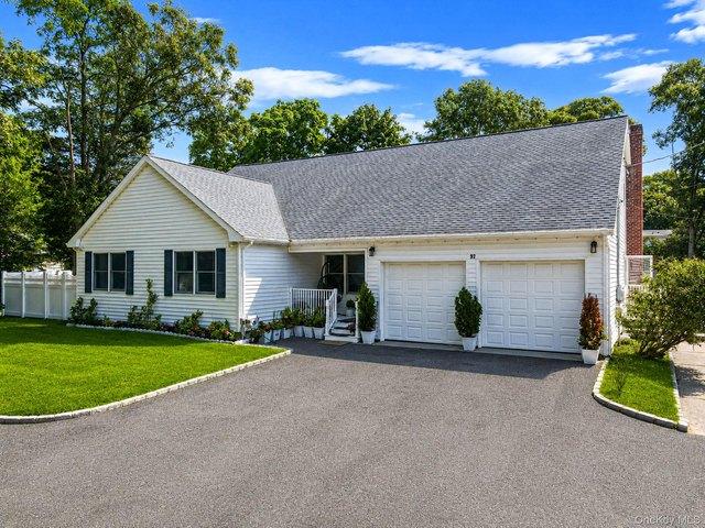 House for sale in Centereach, Town of Brookhaven