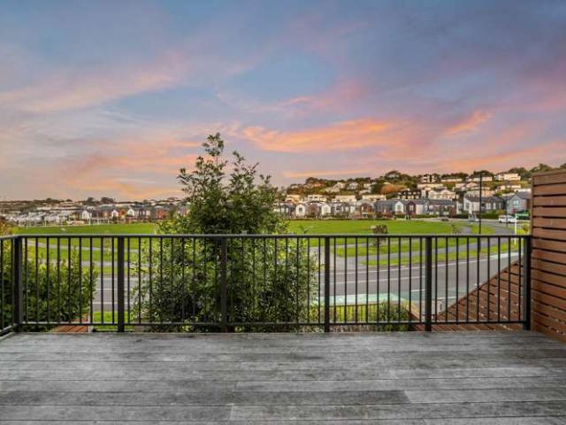 Townhouse for sale in Whangaparaoa, Oroua County