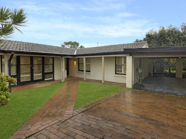 House for rent in Castle Cove
