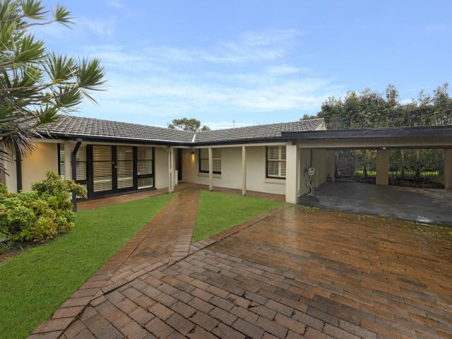 House for rent in Castle Cove