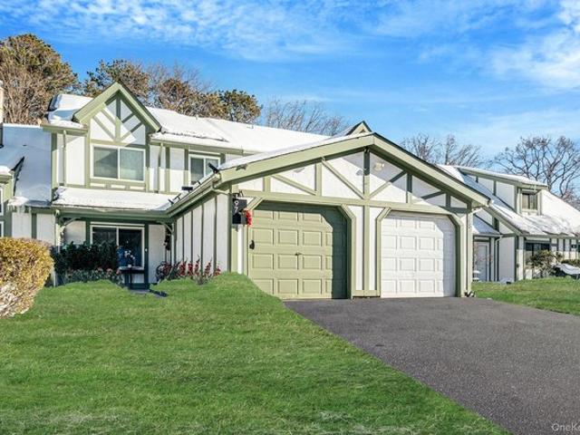 Condo for sale in Centereach, New York