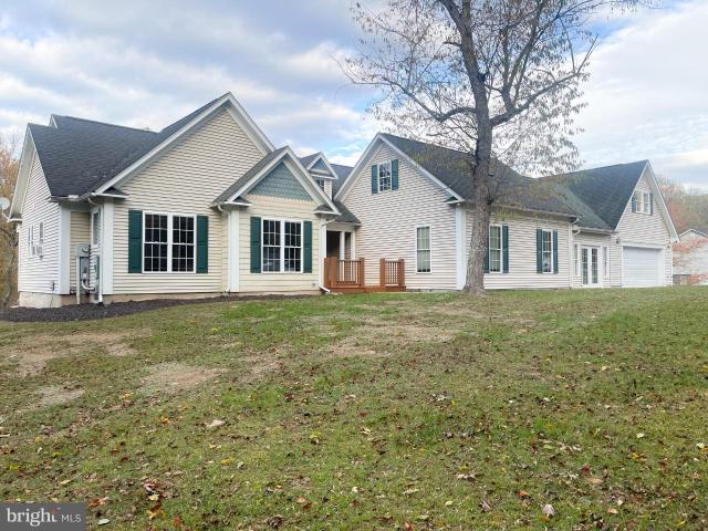 House for sale in Hedgesville, West Virginia