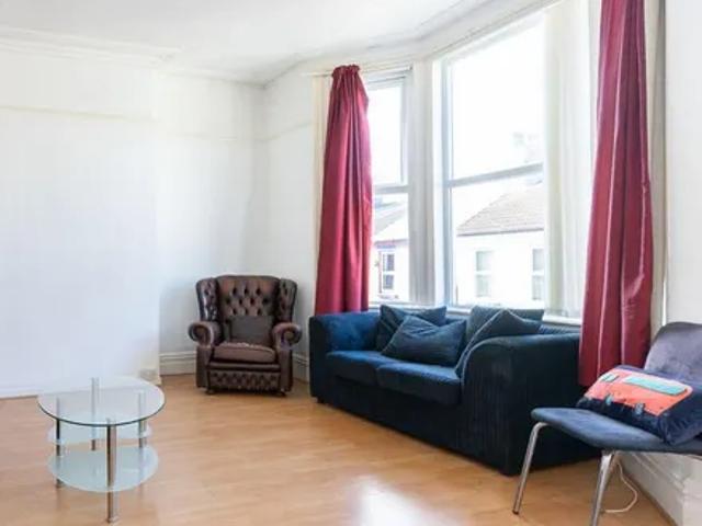 House for rent in Calderstones