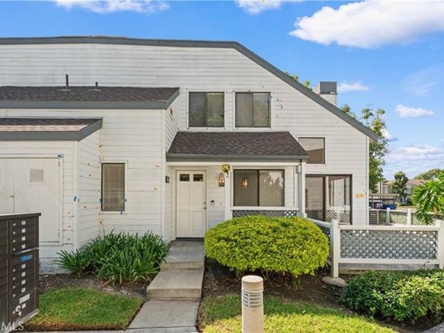 Townhouse for sale in Irvine, California