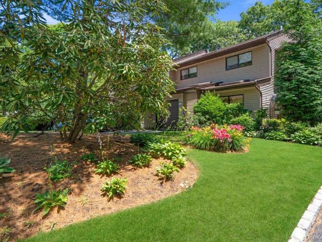 Condo for sale in Huntington, New York