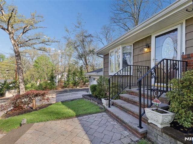 House for sale in Oakland, New Jersey