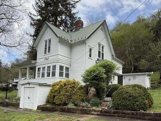 House for sale in Moatsville, West Virginia