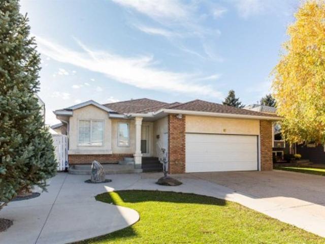 House for sale in Stafford Manor, Lethbridge