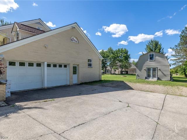 House for sale in Hinckley, Ohio