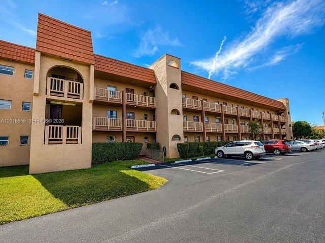 Condo for sale in Sunrise, Florida