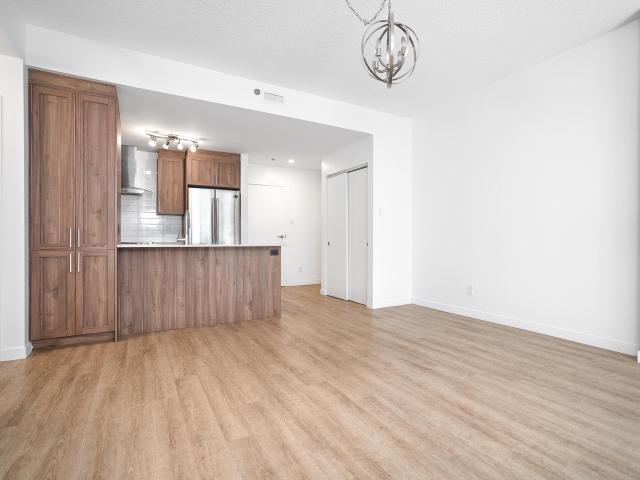 Apartment for rent in Dollard-des-ormeaux, Quebec