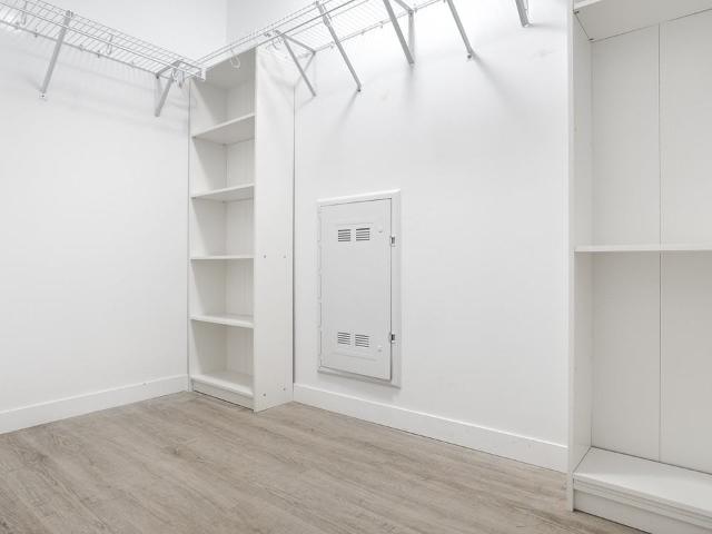 Apartment for rent in Dollard-des-ormeaux, Quebec