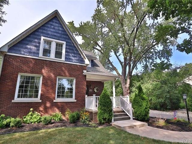 House for sale in Grosse Ile, Michigan