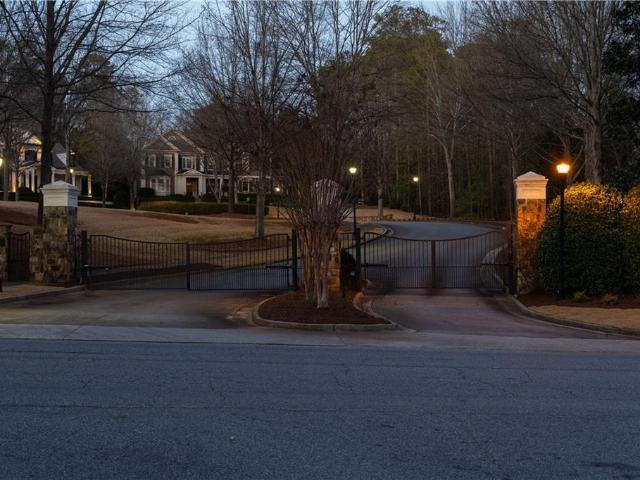House for sale in Sandy Springs, Fulton County