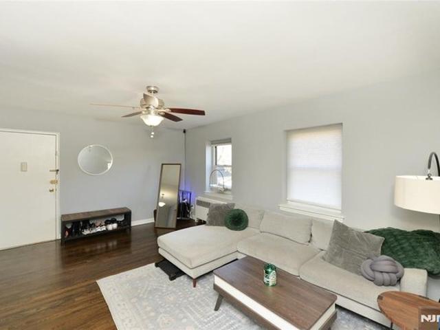 Condo for sale in Hackensack, New Jersey