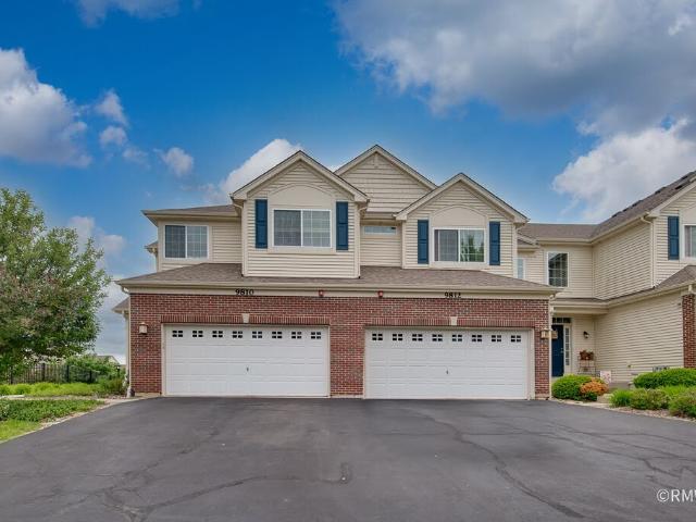 Townhouse for sale in Mchenry, Illinois