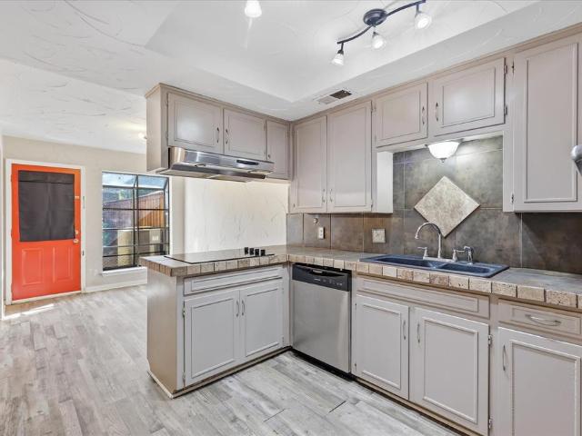 Townhouse for sale in Euless, Texas