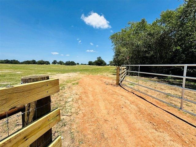 Land for sale in Flatonia, Texas