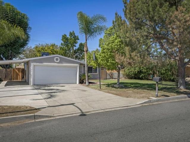 House for sale in Fontana, San Bernardino County