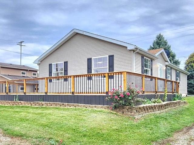 House for sale in Syracuse, Kosciusko County