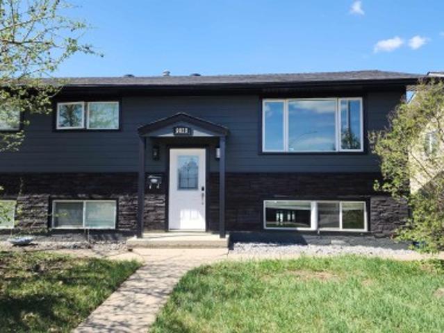 House for sale in Wedgewood, Alberta