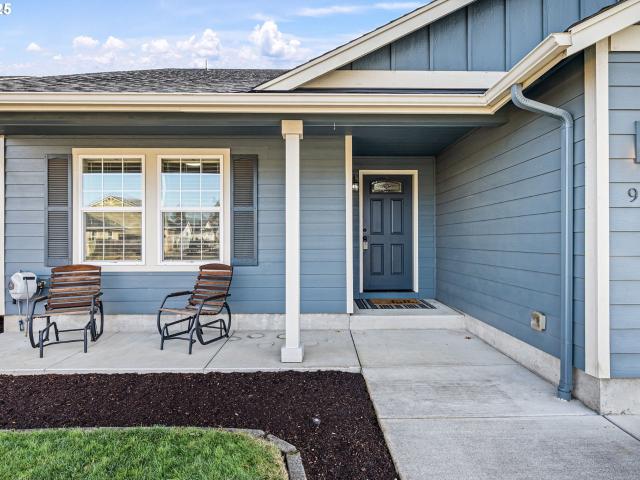 House for sale in Creswell, Oregon