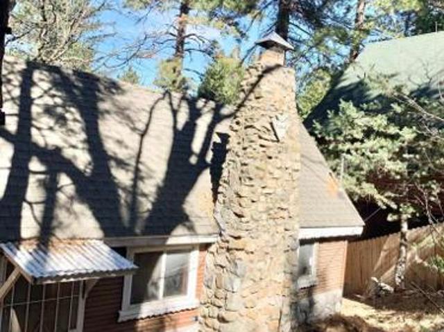 House for sale in Cedarpines Park, California