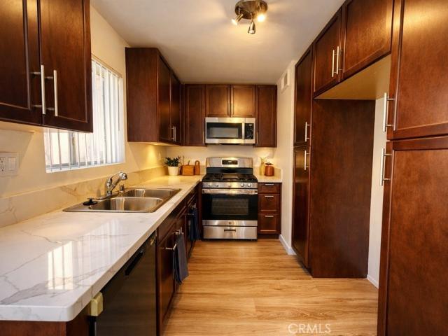 Townhouse for sale in North Hills East Neighborhood Council District, Canoga Park