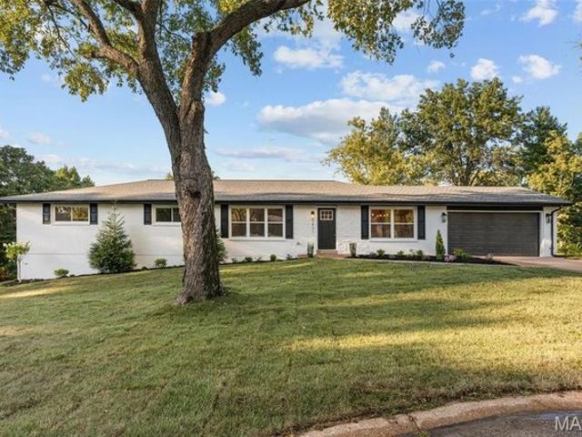 House for sale in Creve Coeur, Missouri