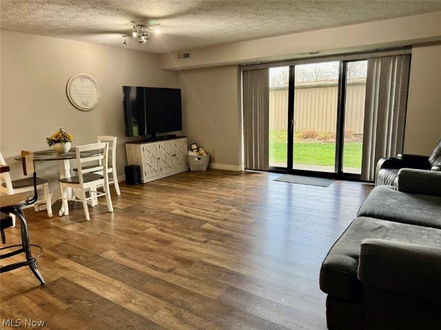 Condo for sale in Hinckley, Ohio