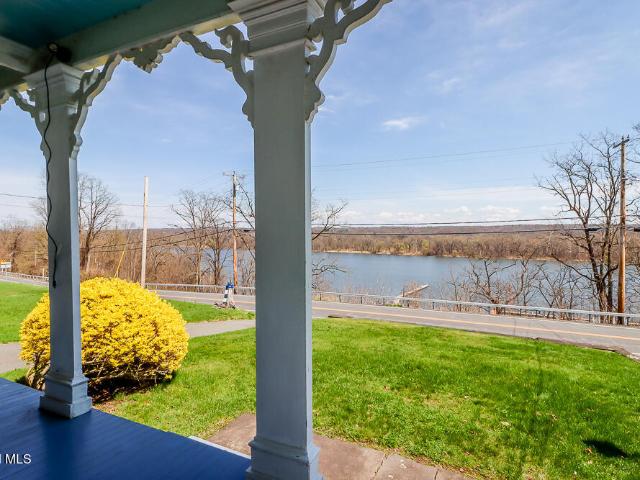 House for sale in Hannacroix, New York