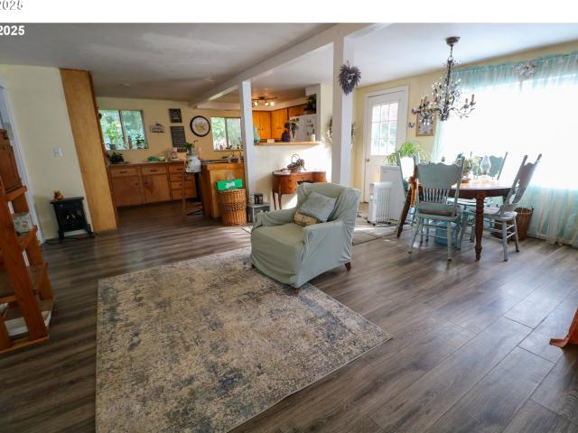 House for sale in Myrtle Point, Oregon