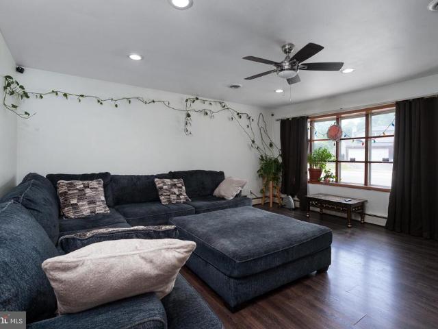 House for sale in Oak Tree, Edison