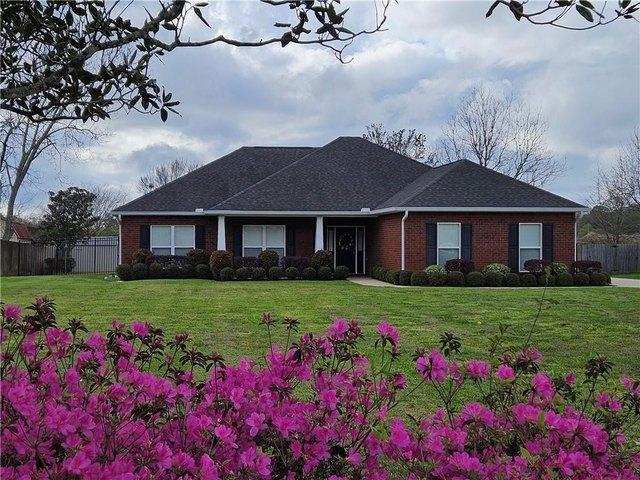 House for sale in Grand Bay, Alabama