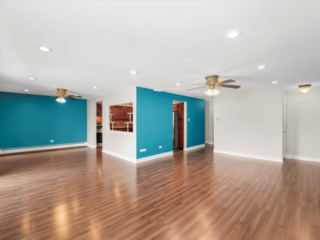 Condo for sale in Chicago Ridge