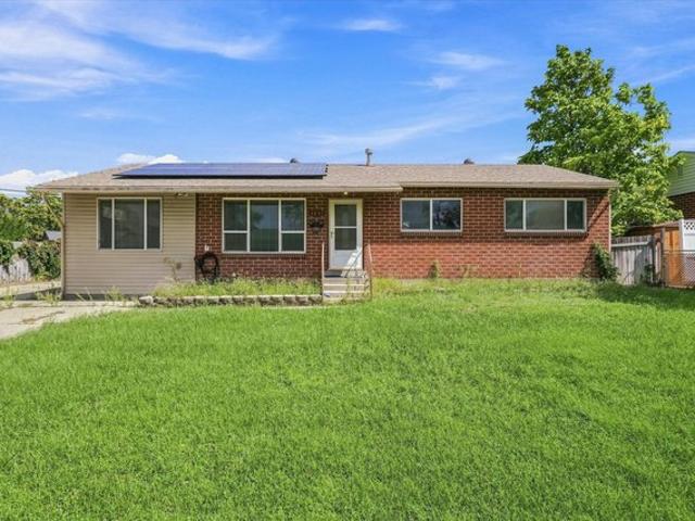 House for sale in Sandy, Utah