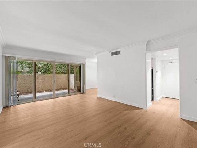 Condo for sale in Pasadena, California
