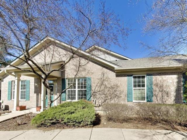 Townhouse for sale in Elgin, Illinois