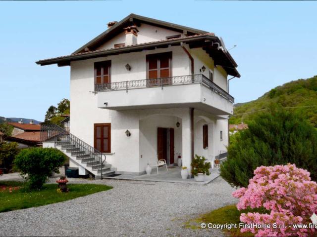 Villa Indipendente in affitto a Comunità Montana Valli del Verbano, Cuvio