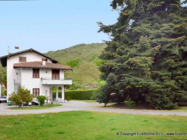 Villa Indipendente in affitto a Comunità Montana Valli del Verbano, Cuvio